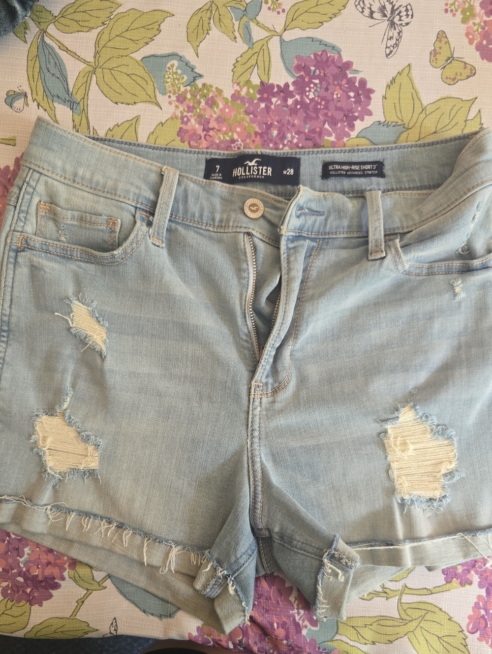 Hollister Light Wash ULTRA High-rise Short 3"